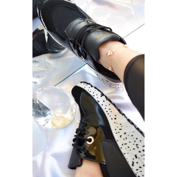 Shoes - CHASE THE DREAM - BLACK